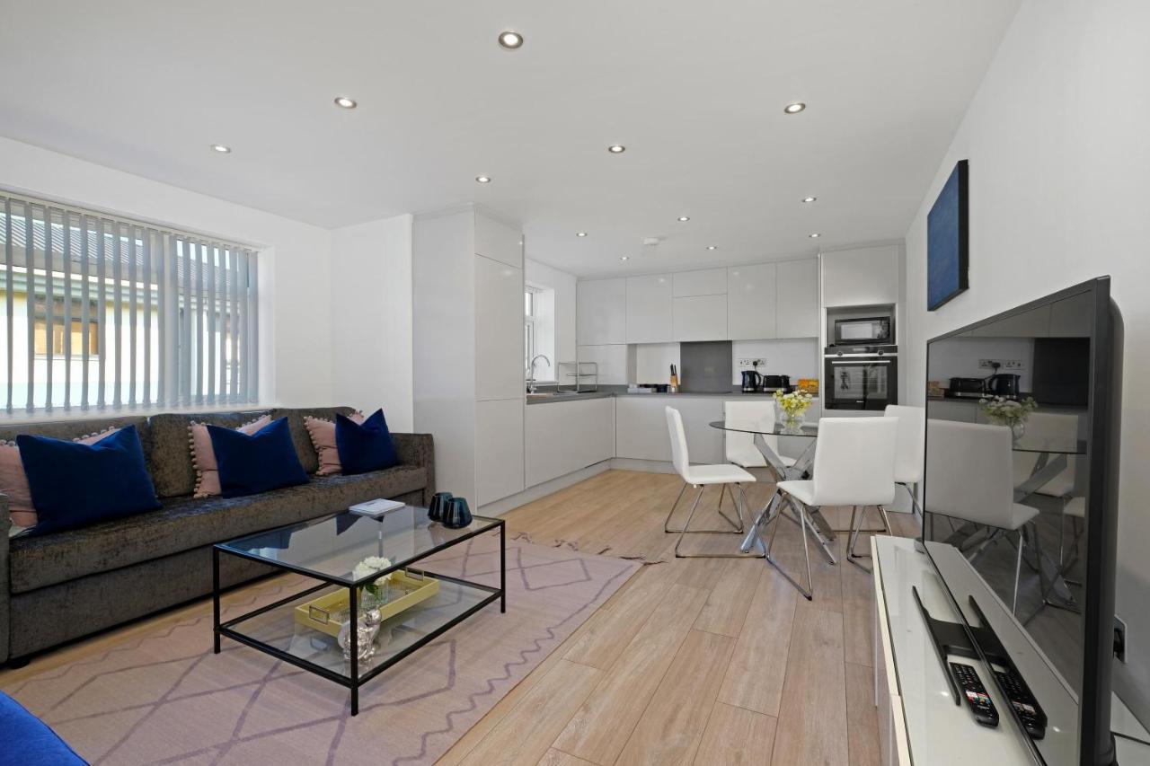 St Martins 2 Bedroom Apartments In Ruislip By 360 Stays Esterno foto