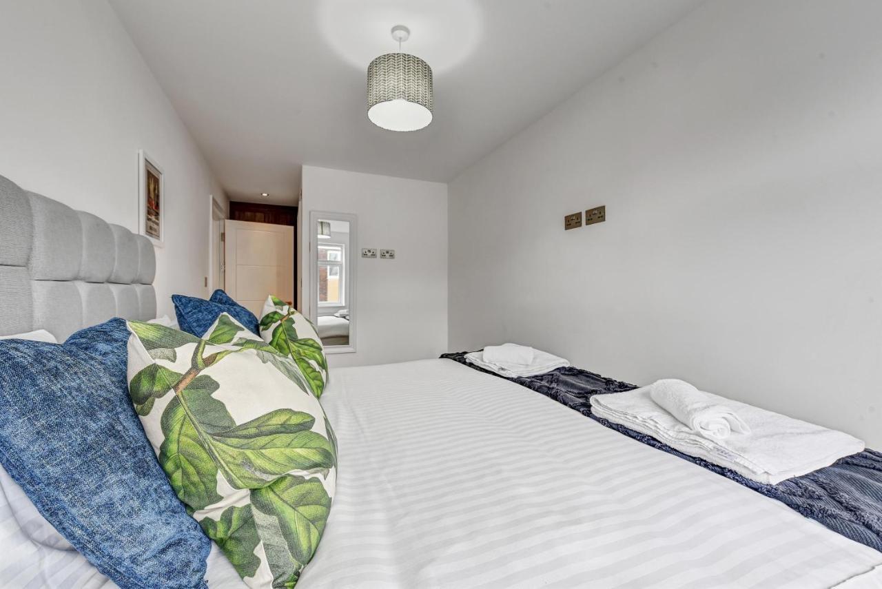 St Martins 2 Bedroom Apartments In Ruislip By 360 Stays Esterno foto