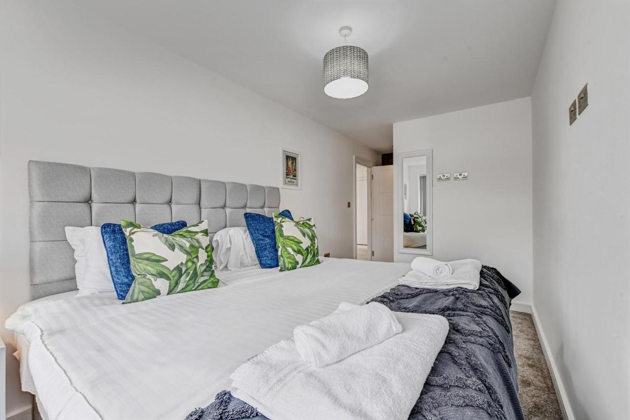 St Martins 2 Bedroom Apartments In Ruislip By 360 Stays Esterno foto