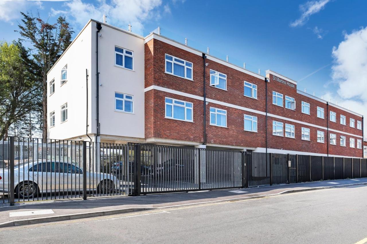 St Martins 2 Bedroom Apartments In Ruislip By 360 Stays Esterno foto