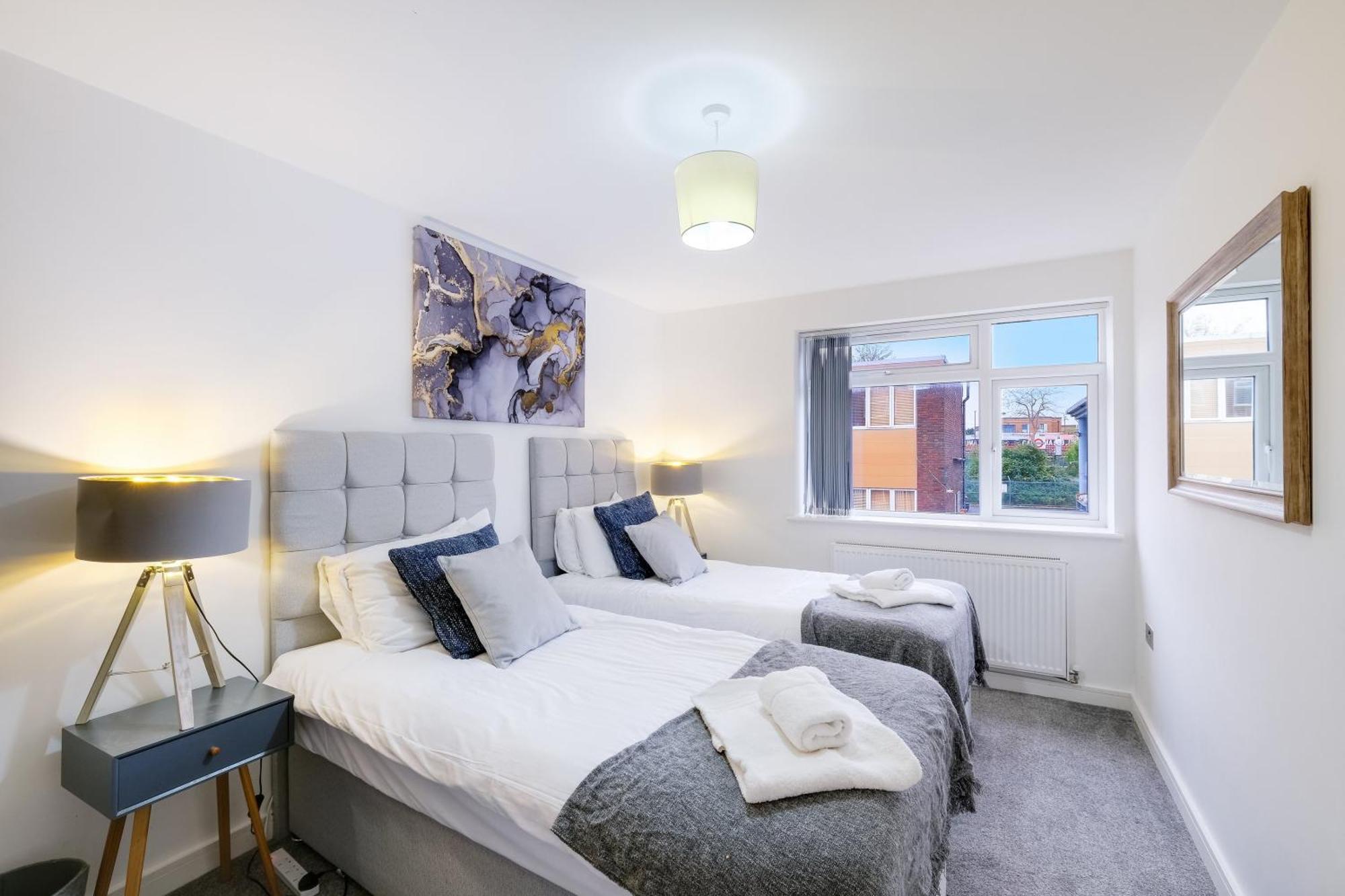St Martins 2 Bedroom Apartments In Ruislip By 360 Stays Esterno foto